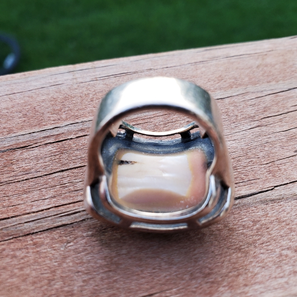 Vintage Mother Of Pearl & Marcasite Cocktail Ring (Size 5 1/2) - Picture 4 of 7